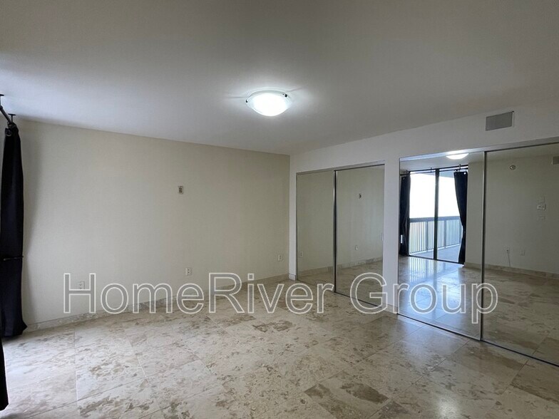 Building Photo - 2413 Bayshore Blvd