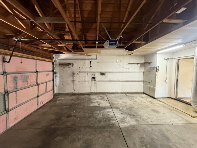 Building Photo - Modern 4 Bedroom One Story *Vacaville