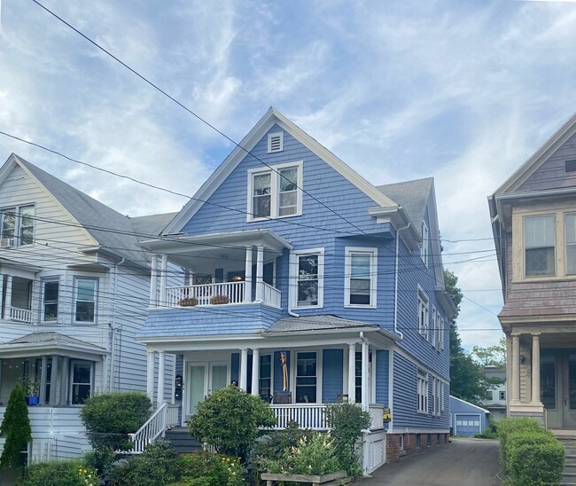 Primary Photo - 253 Willow St