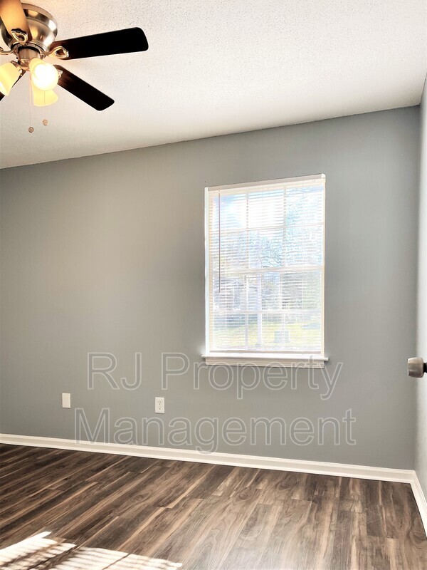 Building Photo - 3716 Bluff Wood Dr