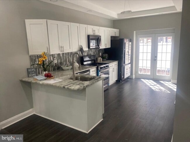 Building Photo - 3040 W Berks St