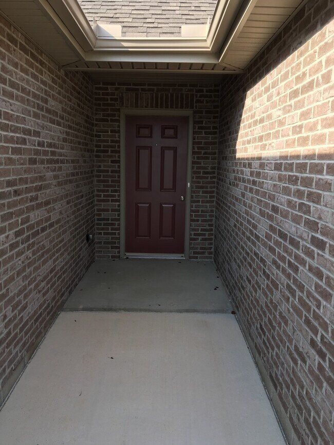 Building Photo - Laurel Creek Apts, 2225/2227 Shamrock Ln