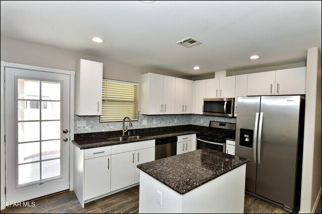 Building Photo - 963 Aircoupe Way