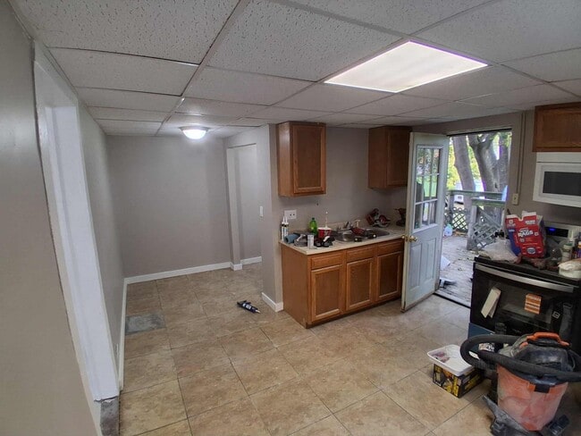 Building Photo - 3 Bedroom single family homes