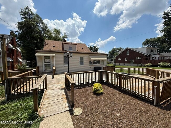 Building Photo - 2401 Hawthorne Ave