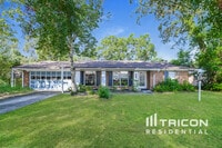 Building Photo - 2518 Lang Ave