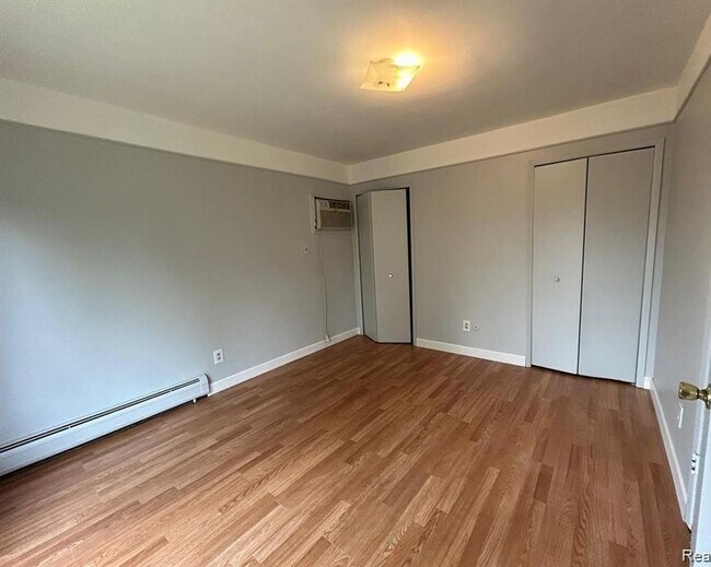 Building Photo - 16480 E 9 Mile Rd