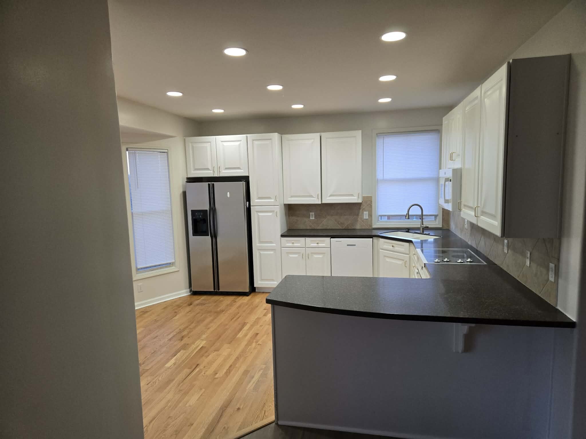 Building Photo - 9513 S 26th Ave