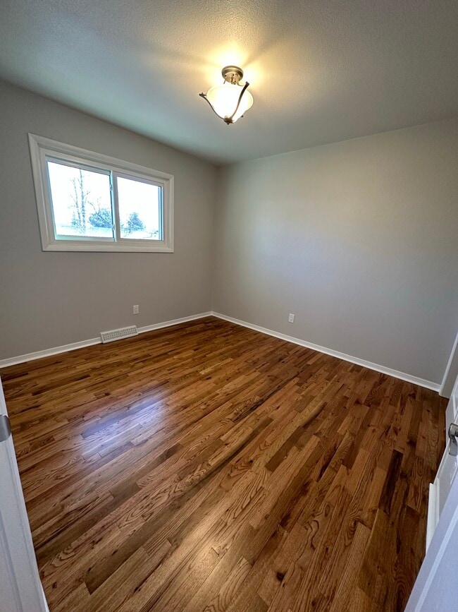 Building Photo - 6117 Kevin Ave