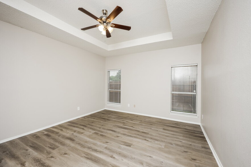 Building Photo - 1330 Bogard Ln