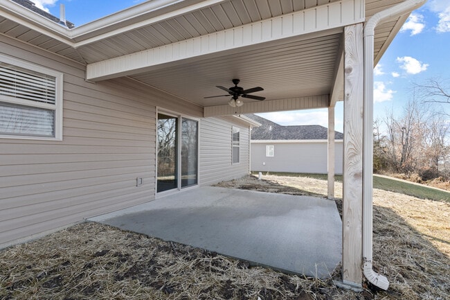 Building Photo - 1451 Spring Mountain Dr