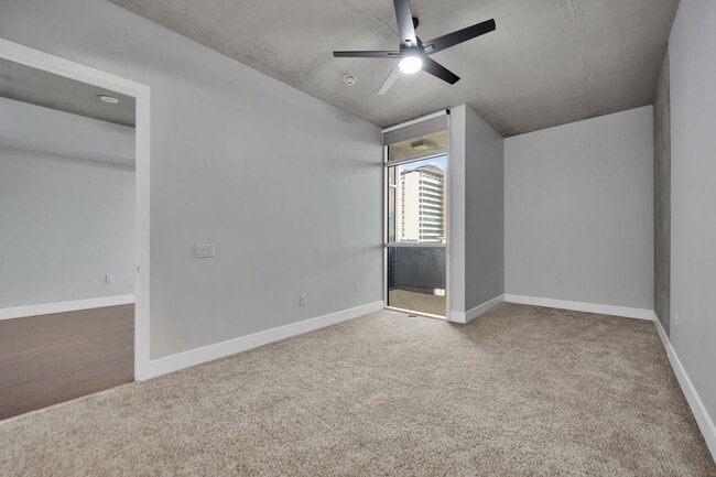 Building Photo - 353 E Bonneville Ave