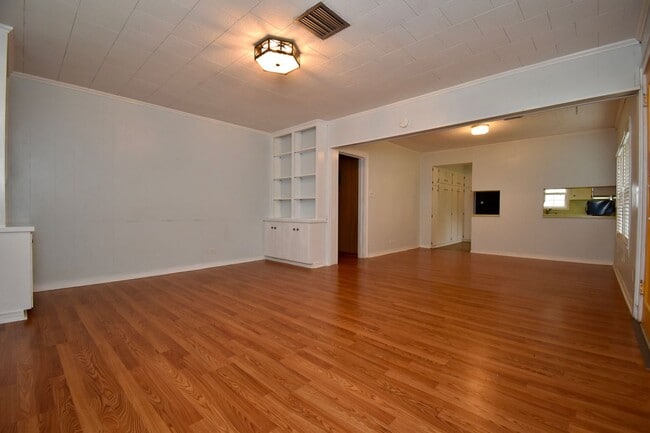 Building Photo - 3 Bed 2 Bath Home on Tech Drive