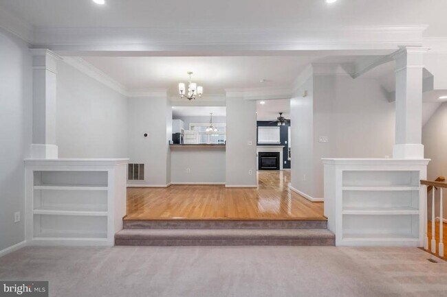 Building Photo - 8648 Royal Worcester Ln