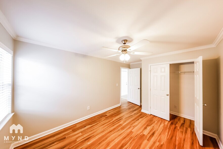 Building Photo - 4010 Cambridge Dr
