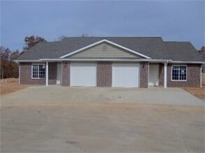 Building Photo - 24256 Tupelo Ln