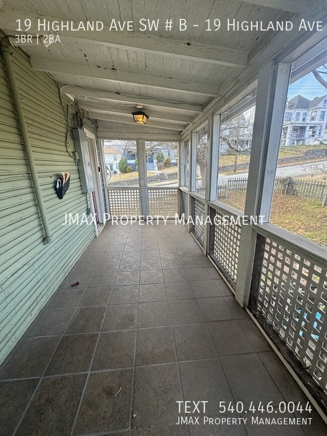 Building Photo - 19 Highland Ave SW