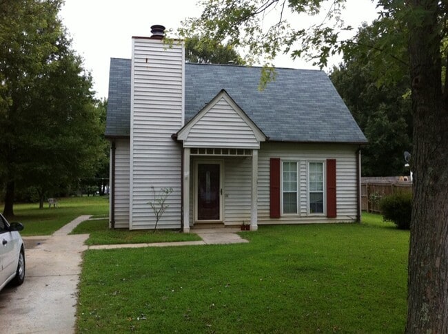 Building Photo - 6714 Woodwedge Dr