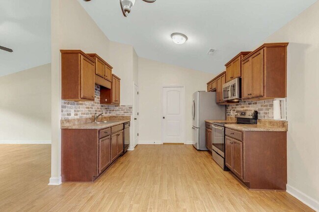 Building Photo - 102 Bridgeport Dr