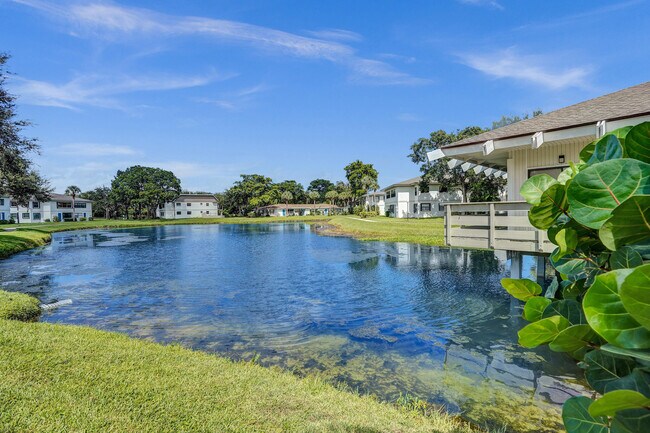 Building Photo - 2906 SW 21st Terrace