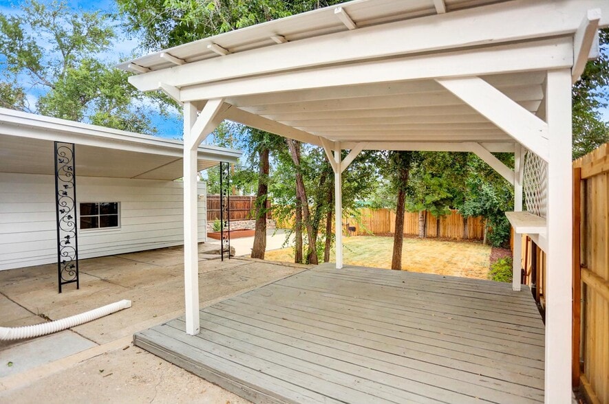 Building Photo - Elegant Sunnyside home with covered patio by Rocky Mtn Lake Park