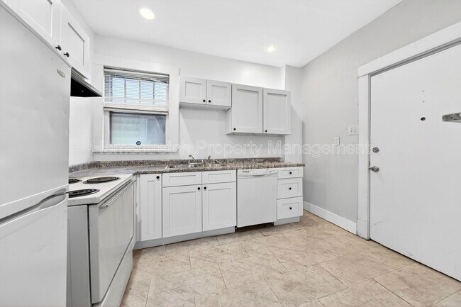 Building Photo - 4555 Ruskin Ave