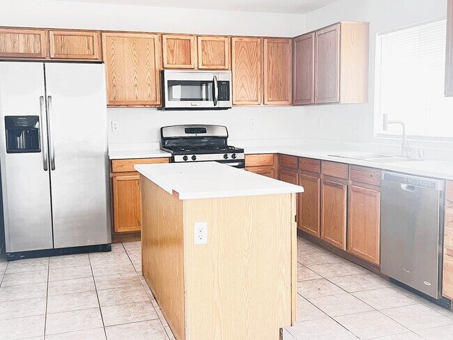 Building Photo - 4451 Sparkle Crest Ave
