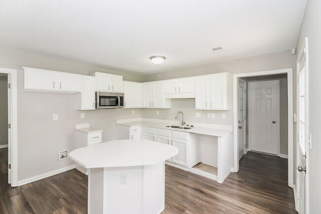 Building Photo - Beautiful Home for Rent in  Barry Farms Ph2 Subdivision!