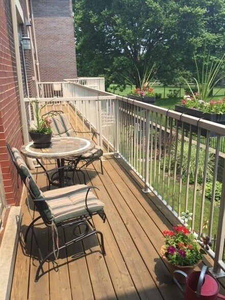 Building Photo - 556 E 32nd St