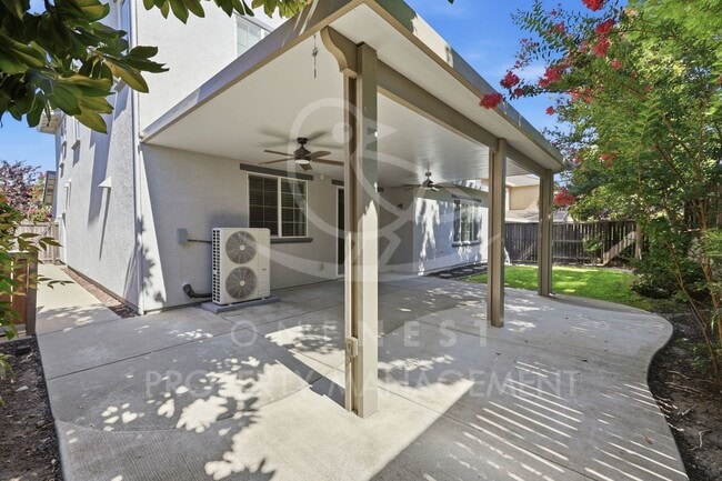 Building Photo - 611 Open Range Ln