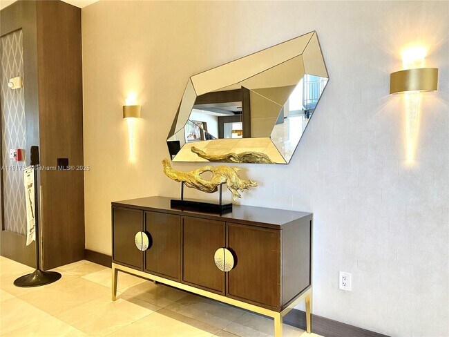 Building Photo - 20505 E Country Club Dr