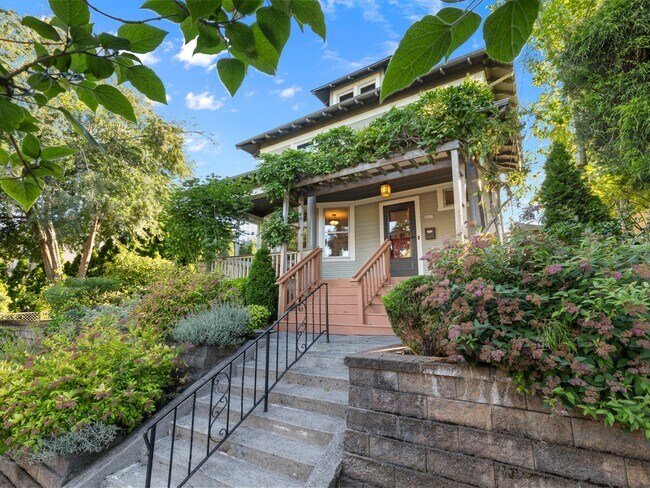 Building Photo - 5 bedroom, 2 bath in North Portland - Bois...