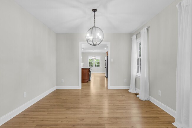 Building Photo - 1609 Lucerne Way