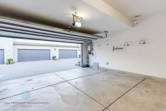 Building Photo - 3250 E Yountville Dr