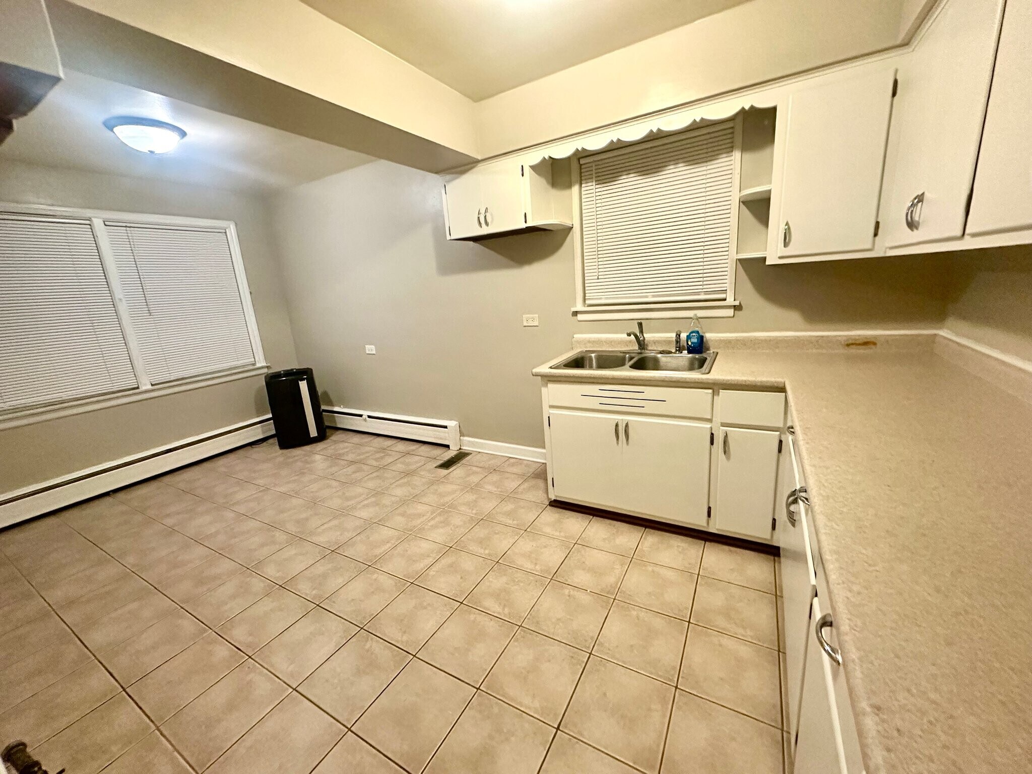 Building Photo - 2533 S 57th Ct