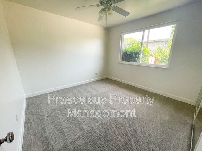Building Photo - 7471 Blix St