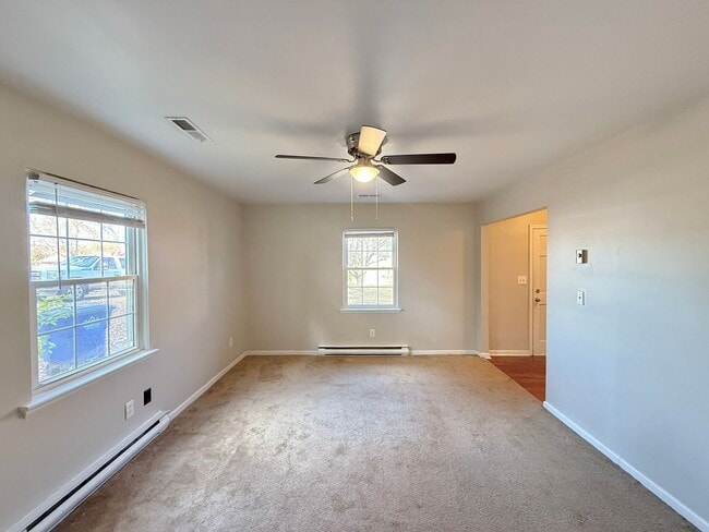 Building Photo - 2770 Laguna Ave