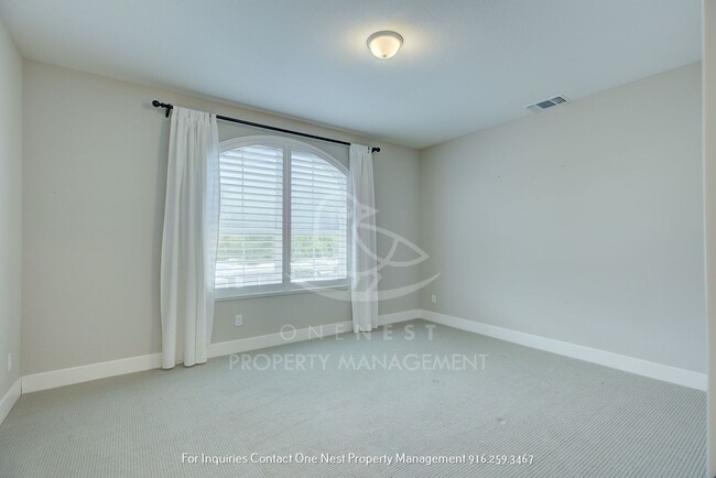 Building Photo - Luxury Living in Prime Granite Bay Location!