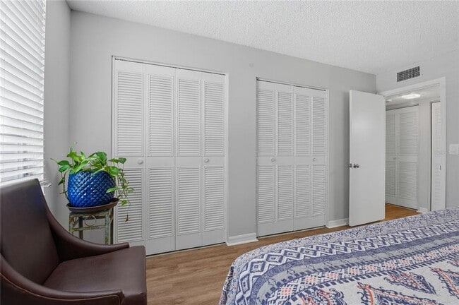 Building Photo - 7540 Bay Island Dr S