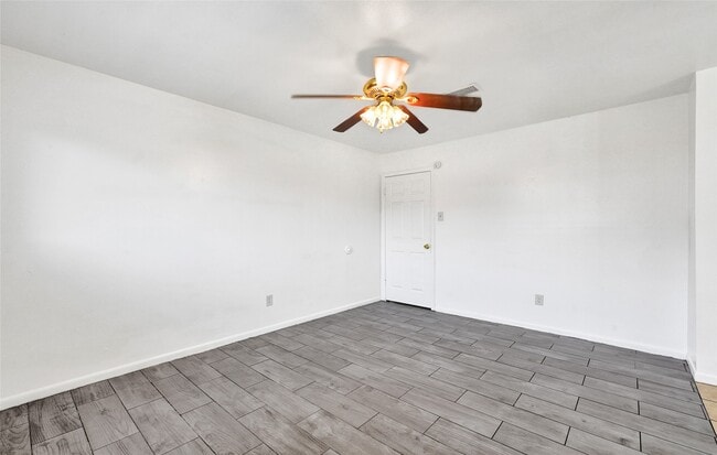 Building Photo - 13906 Bearwood Rd