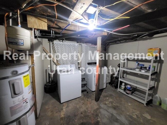Building Photo - Pet Friendly Home in Provo