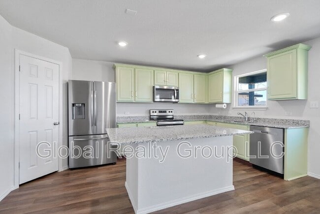 Building Photo - 535 Wild Olive Wy