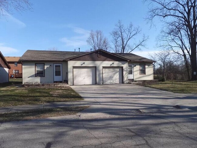 Primary Photo - 172-174 Northwood Drive