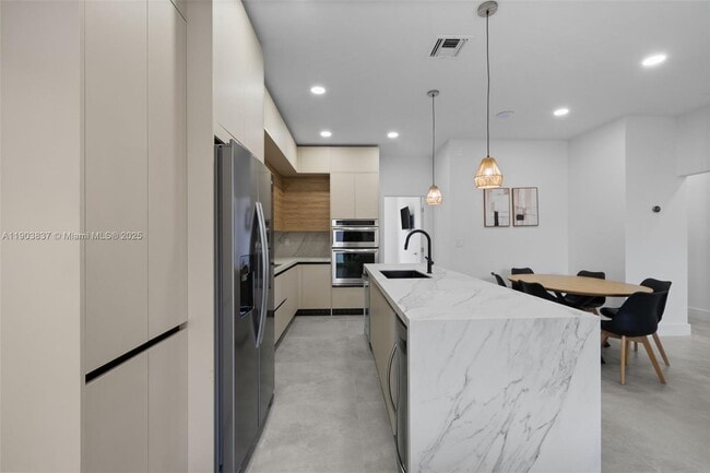 Building Photo - 4301 NW 4th St