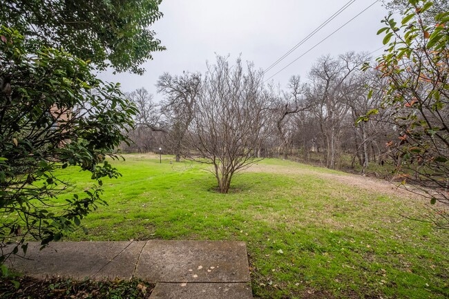 Building Photo - 1601 Faro Dr