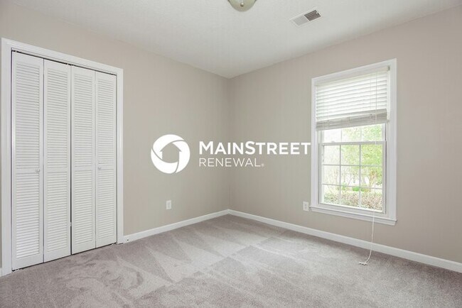 Building Photo - 4 Bedroom Pet-Friendly Home in Charlotte, NC with Main Street Renewal