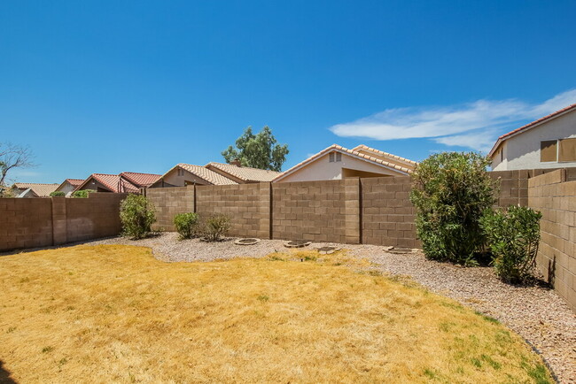 Building Photo - 4102 W Cactus Rd