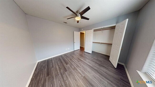 Building Photo - 106 Cedar Ridge Dr