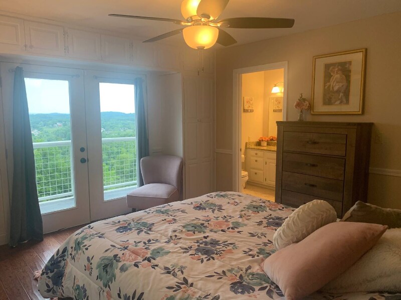 Building Photo - 539 Panorama Dr