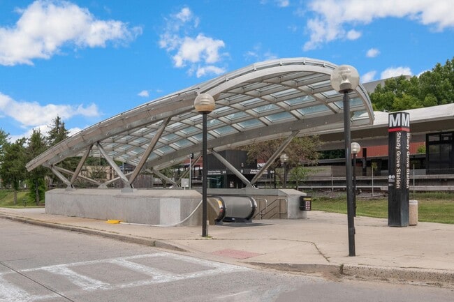 Building Photo - 16560 Crabbs Branch Way